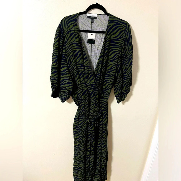 NWT Eloquii green and navy animal print maxi dress plus size 24 puff sleeve - Picture 1 of 6